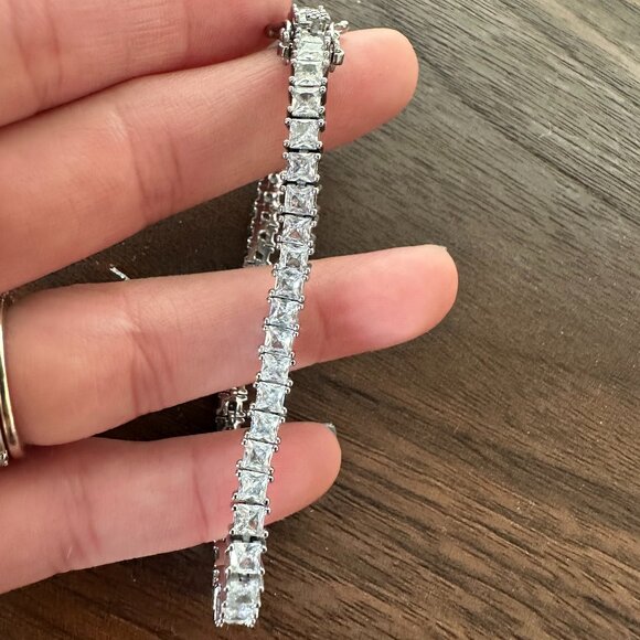 Tennis Bracelet - Picture 1 of 1